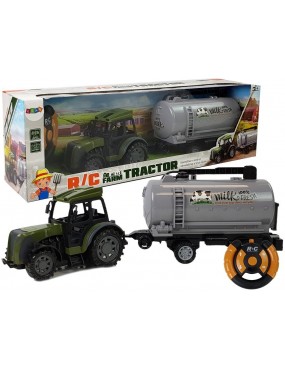 Zielony Traktor z Przyczepą...